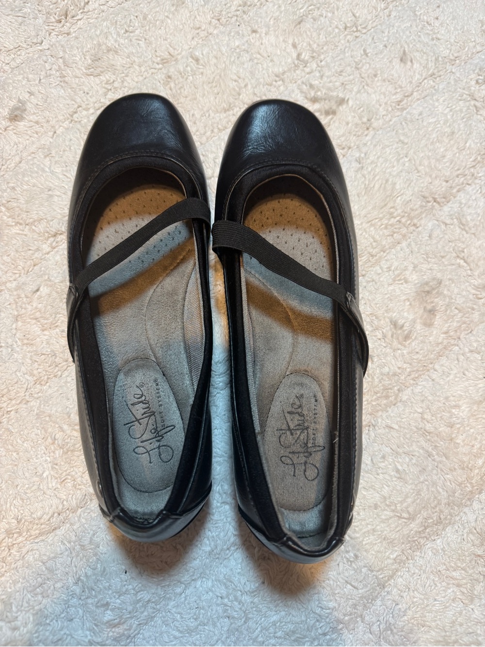 Life Stride Blackt Elastic Strap Ballet Flats